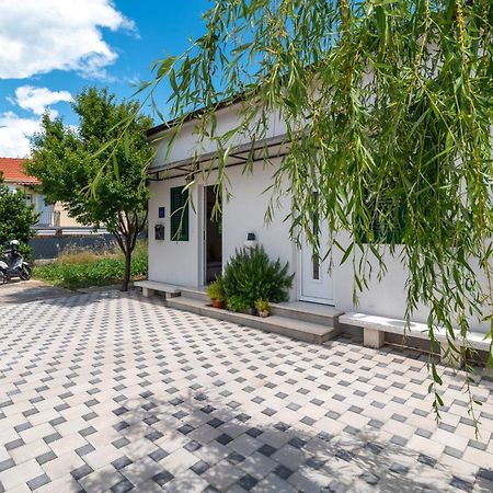 Studio Apartment Dona Trogir Exterior photo