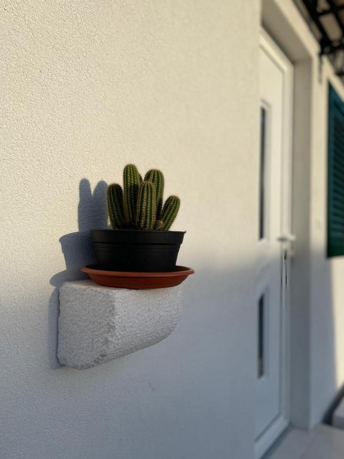 Studio Apartment Dona Trogir Exterior photo