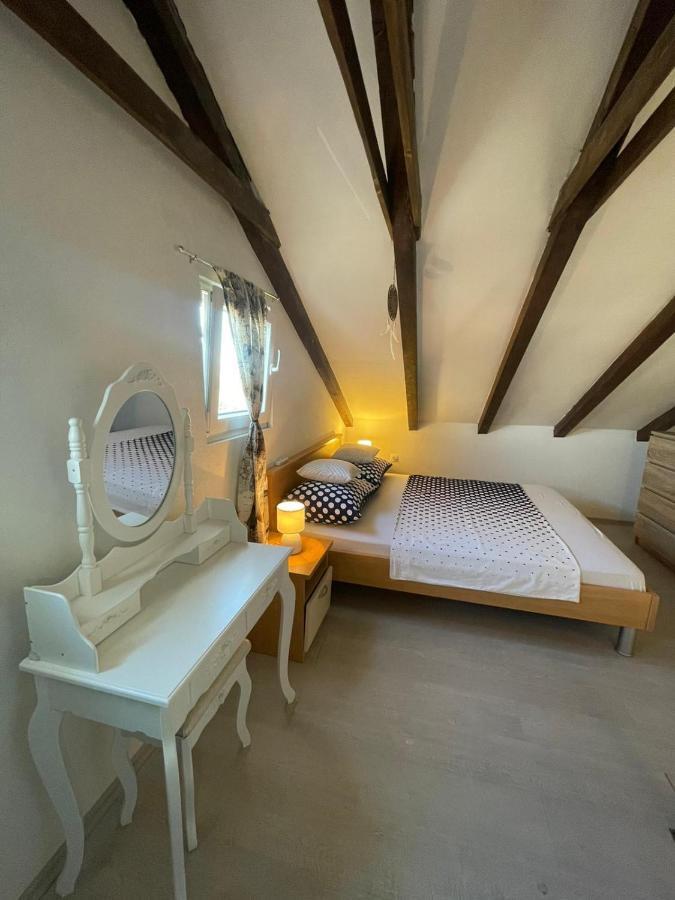 Studio Apartment Dona Trogir Exterior photo