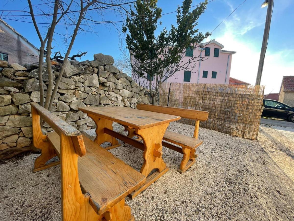Studio Apartment Dona Trogir Exterior photo