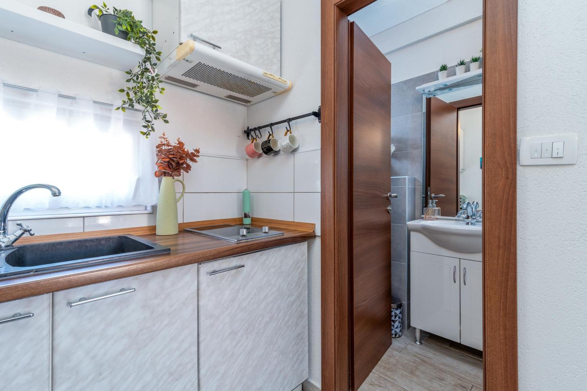 Studio Apartment Dona Trogir Exterior photo