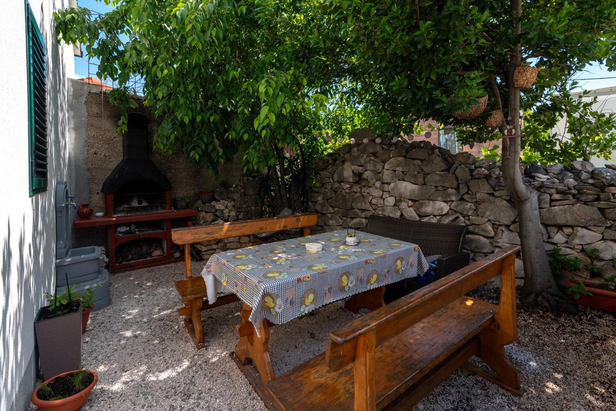 Studio Apartment Dona Trogir Exterior photo