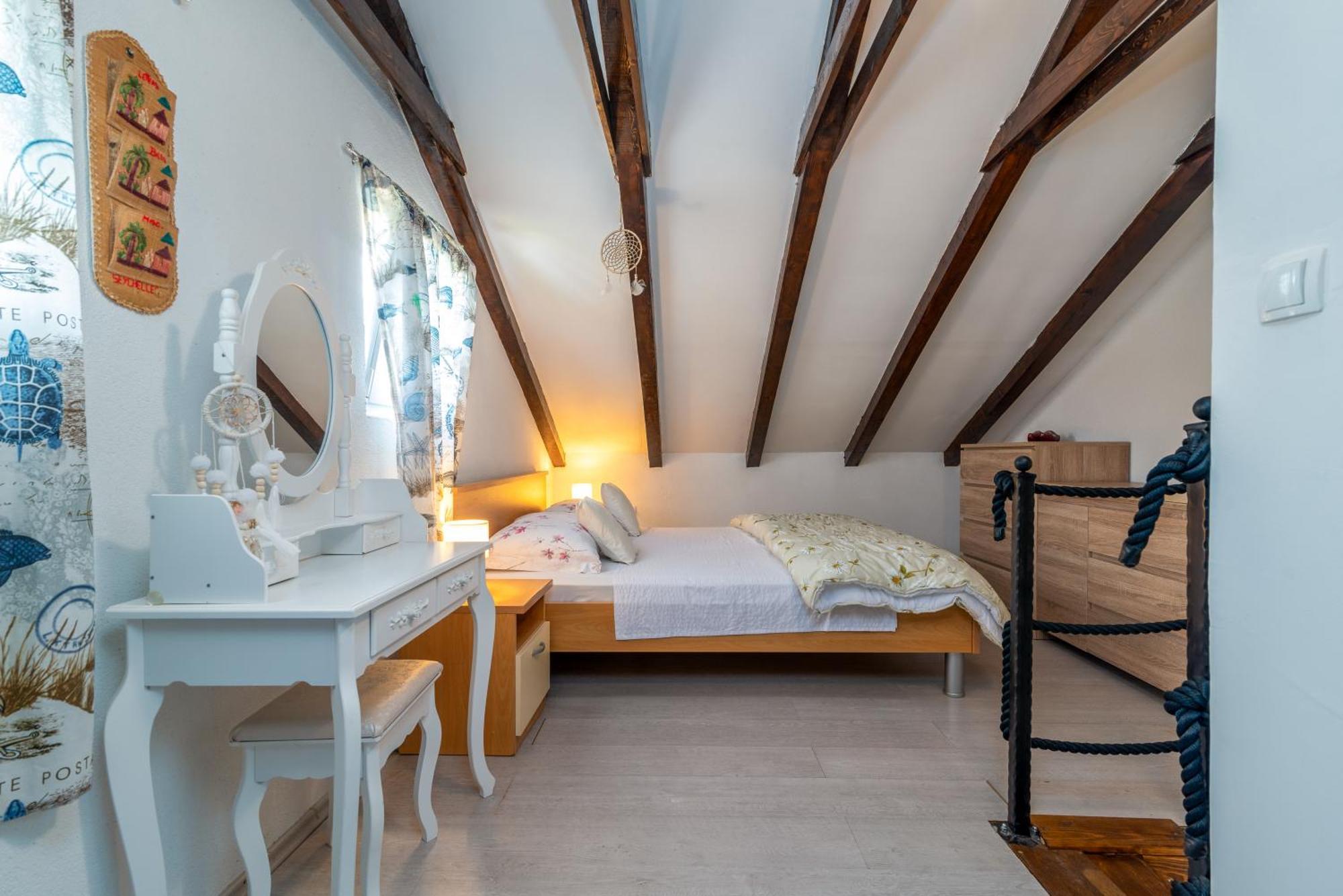 Studio Apartment Dona Trogir Exterior photo