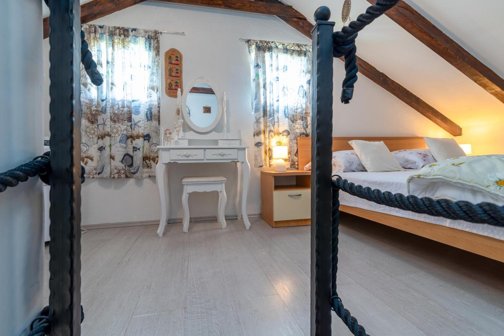 Studio Apartment Dona Trogir Exterior photo