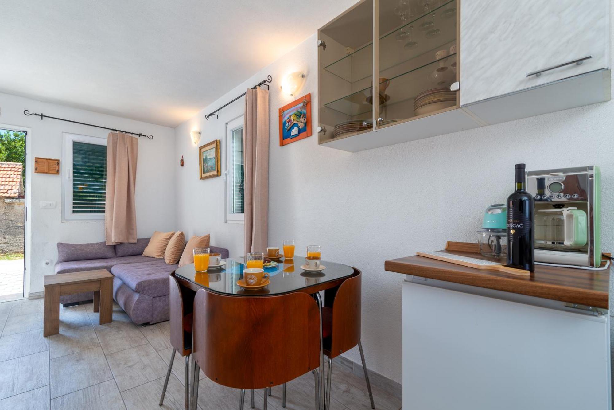 Studio Apartment Dona Trogir Exterior photo