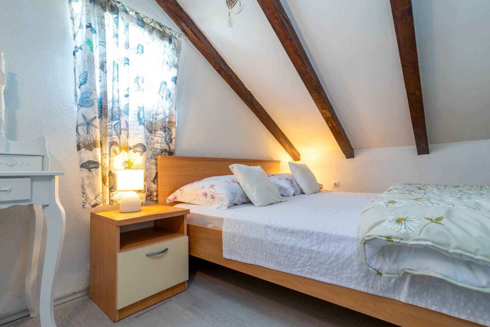 Studio Apartment Dona Trogir Exterior photo